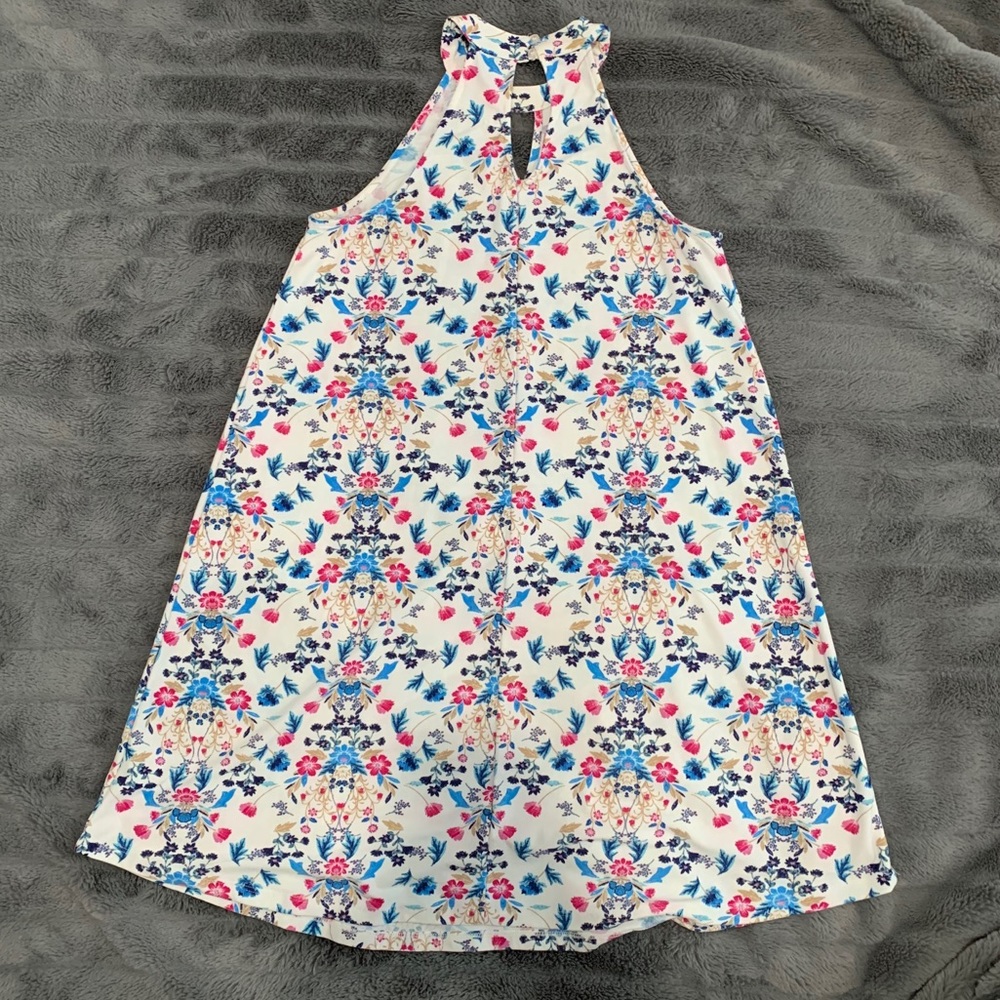 Springy dress! - Picture 3 of 4